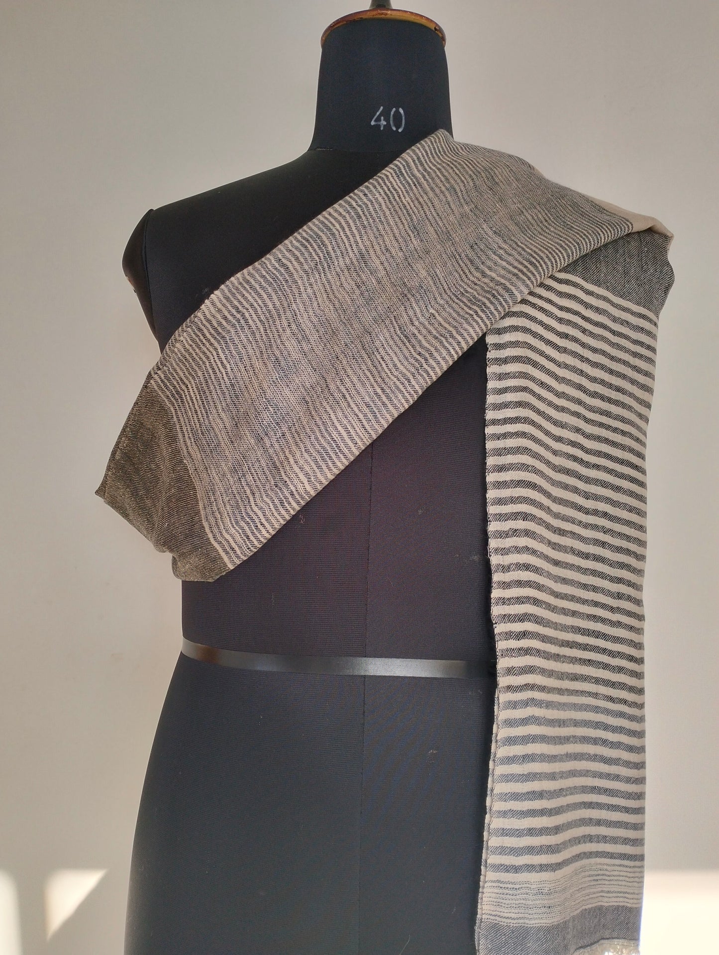 100% Cashmere Handloom scarf, pashmina scarf, Finest Kashmiri shawl, Summer Scarf, Bridesmaid Gift, gift for your loved ones, luxuriously soft and classy scarf