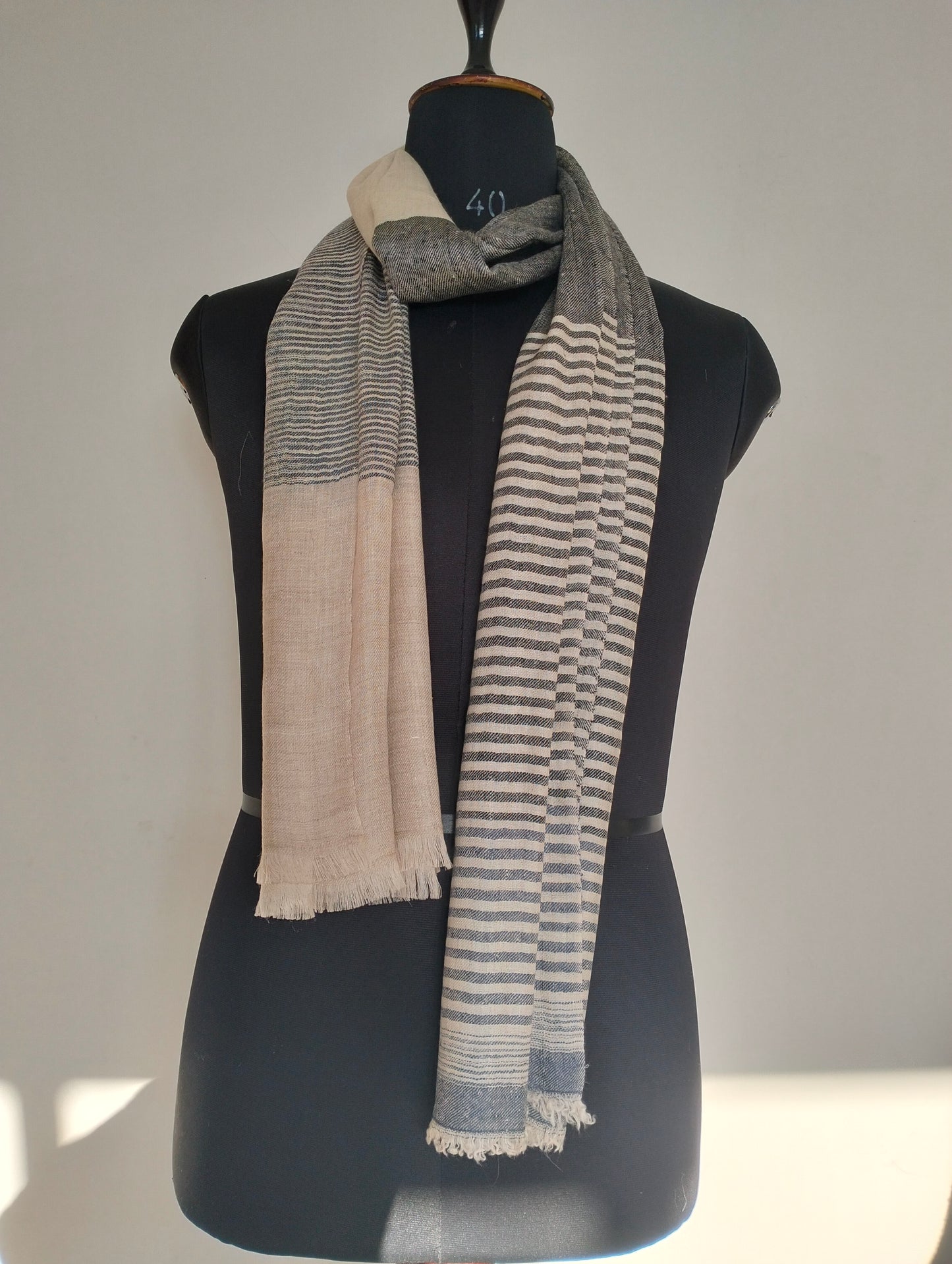 100% Cashmere Handloom scarf, pashmina scarf, Finest Kashmiri shawl, Summer Scarf, Bridesmaid Gift, gift for your loved ones, luxuriously soft and classy scarf