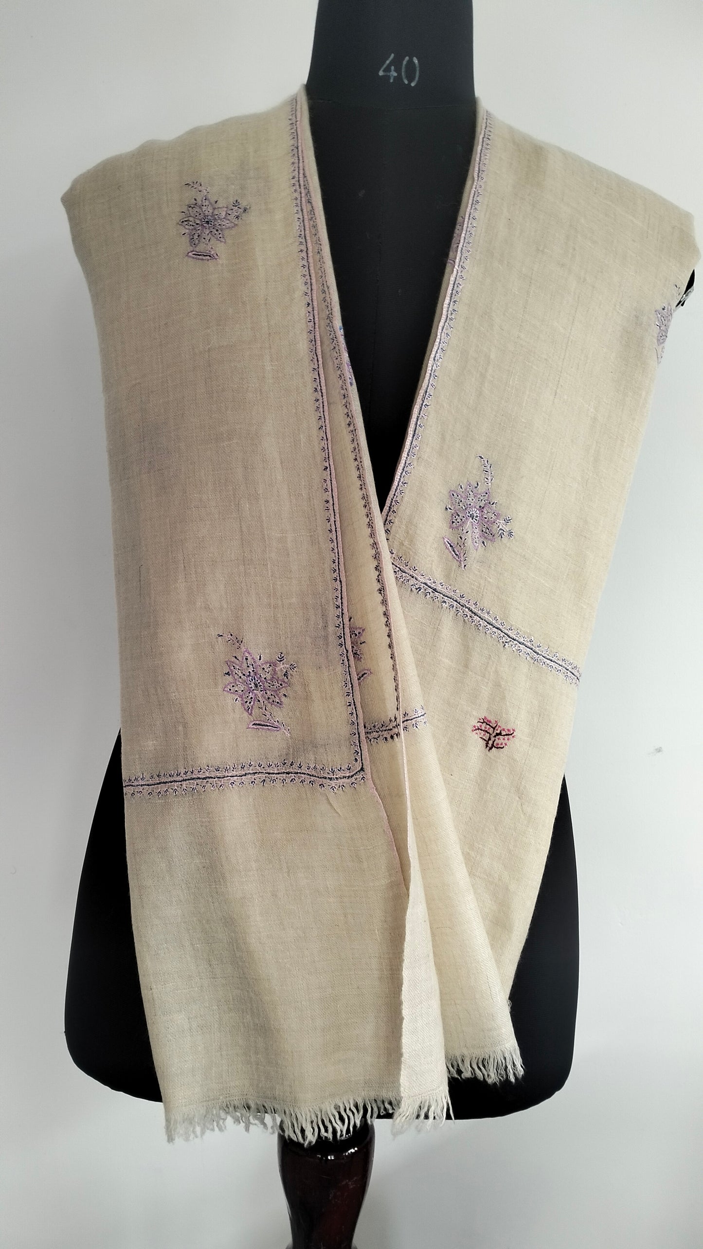 Natural white Bootidar Pashmina stole with exquisite motifs and incredible embroidery.