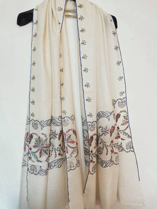 Handcrafted Pashmina white meditation shawl, sozni embroidered changthangi wool kadhmiri robe, soft and warm evening scarf
