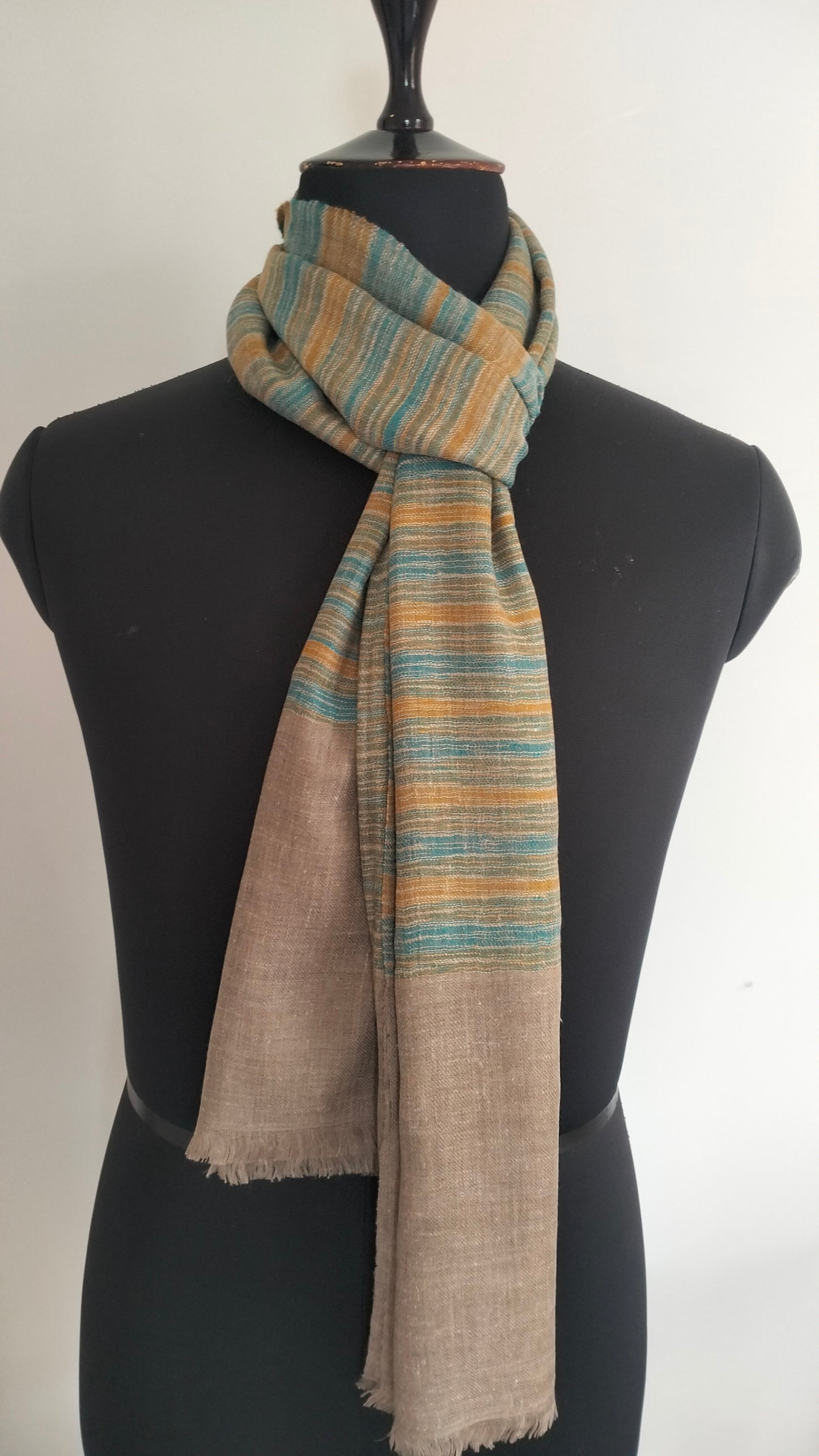 Fashionable unisex ultra-luxuriously warm, fine and soft travel wrap, personalised scarf, party outfit pure Pashmina kashmiri shawl