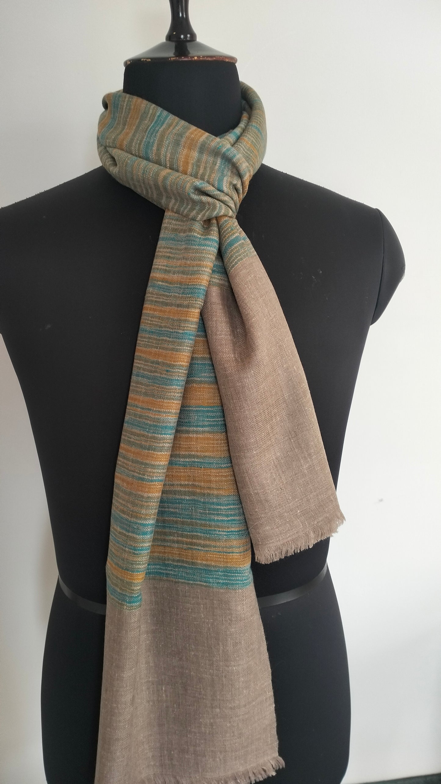 Fashionable unisex ultra-luxuriously warm, fine and soft travel wrap, personalised scarf, party outfit pure Pashmina kashmiri shawl