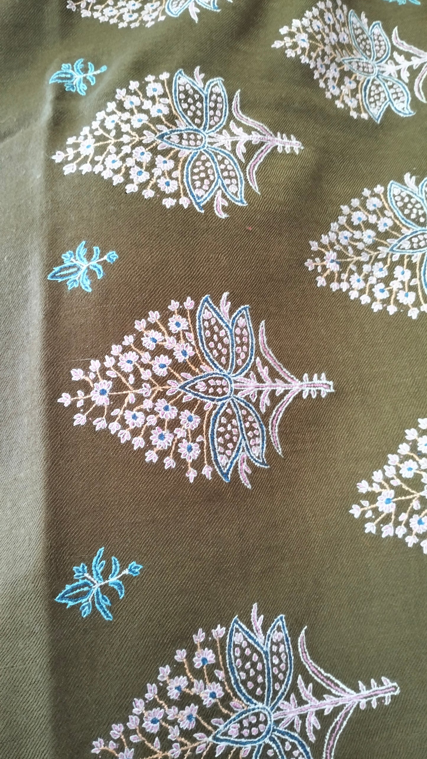 Premium and exclusive Olive green kashmiri pashmina sozni embroidered wedding cashmere, girlfriend' gift, coworkers shawl, christmas gift