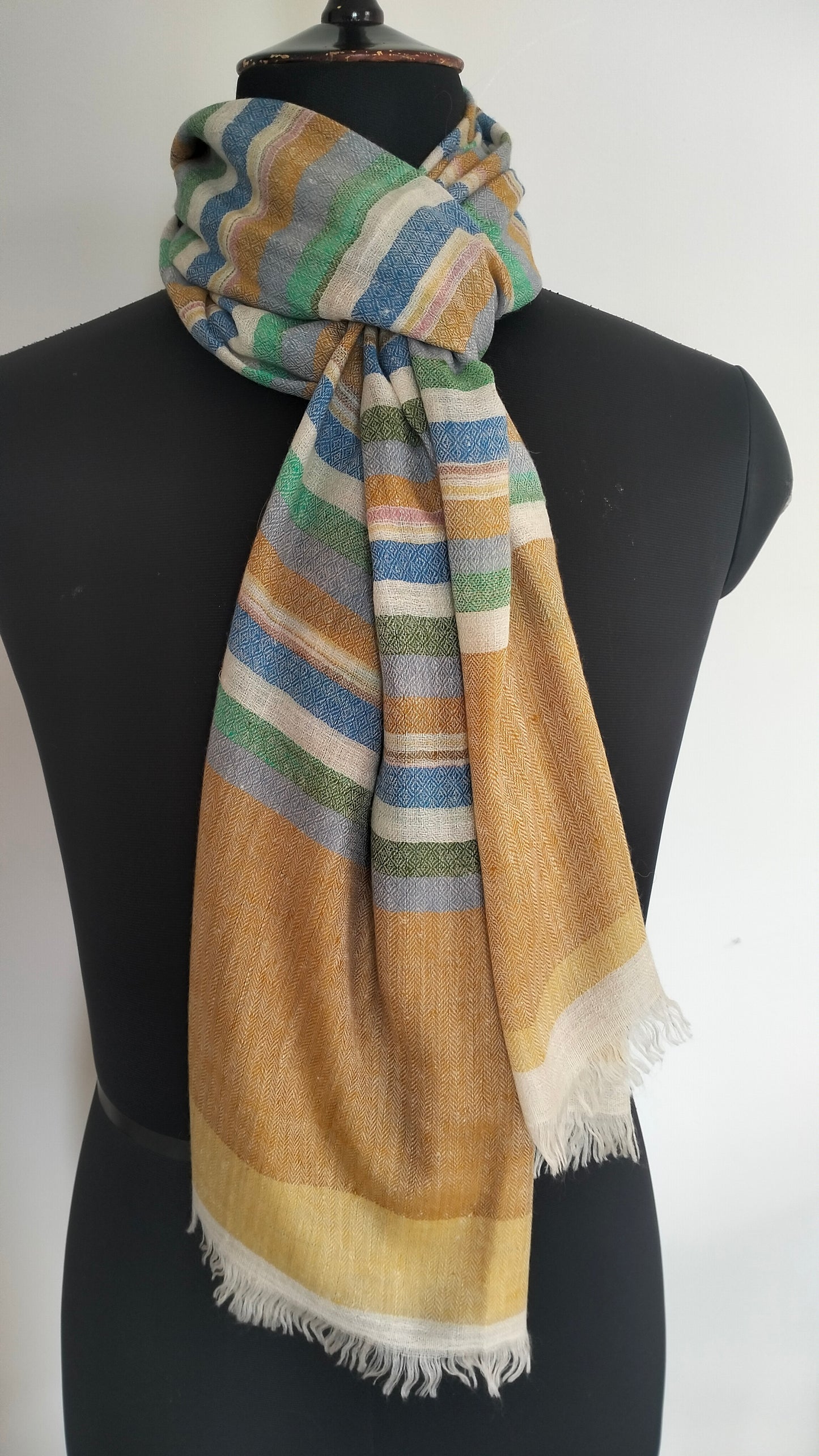 Fashionable unisex ultra-luxuriously warm, fine and soft travel wrap, personalised scarf, party outfit pure Pashmina kashmiri shawl