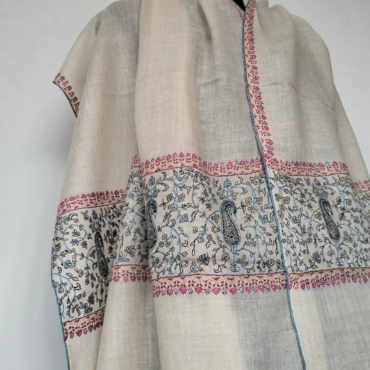 Handcrafted Pashmina white meditation shawl, sozni embroidered changthangi wool kadhmiri robe, soft and warm evening scarf