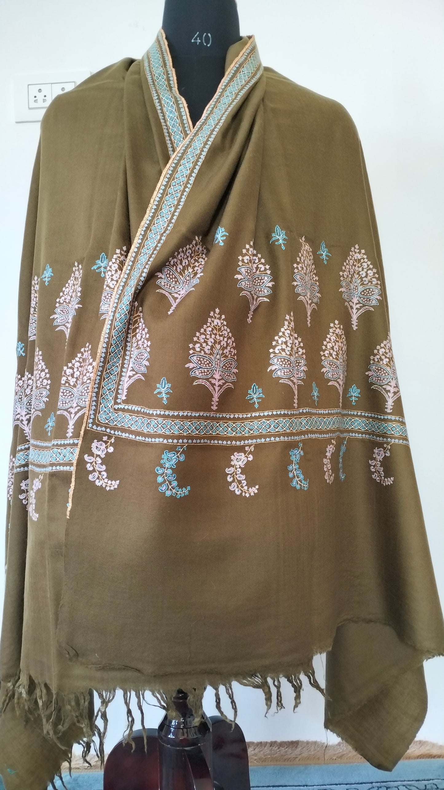 Premium and exclusive Olive green kashmiri pashmina sozni embroidered wedding cashmere, girlfriend' gift, coworkers shawl, christmas gift