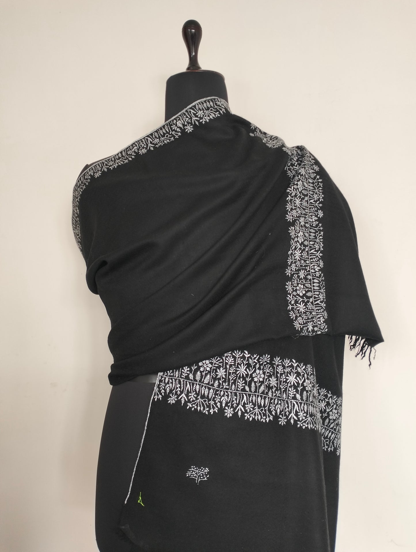 Handmade Premium kashmir Black Pashmina Shawl, classic tone embroidery, wedding shawl