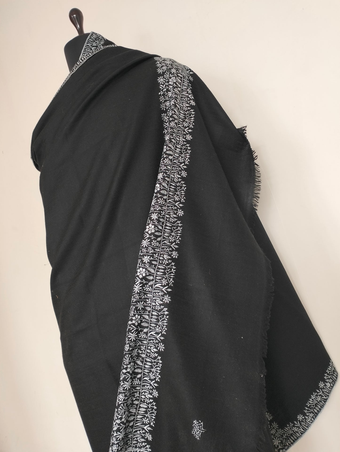 Handmade Premium kashmir Black Pashmina Shawl, classic tone embroidery, wedding shawl