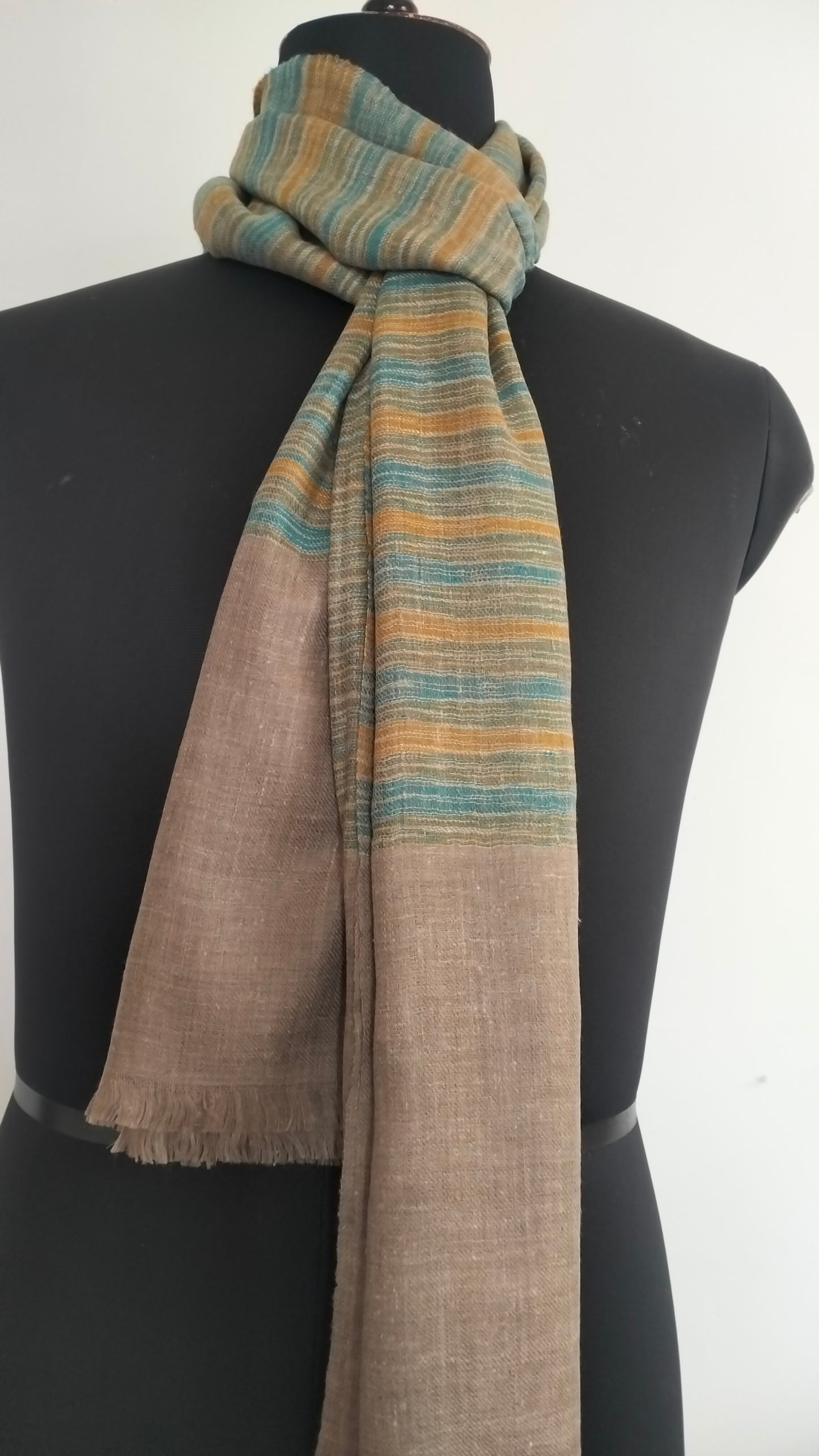 Fashionable unisex ultra-luxuriously warm, fine and soft travel wrap, personalised scarf, party outfit pure Pashmina kashmiri shawl