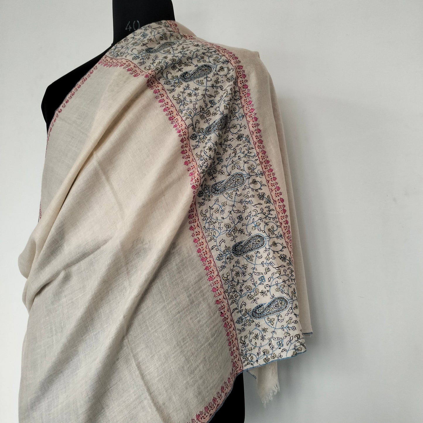 Handcrafted Pashmina white meditation shawl, sozni embroidered changthangi wool kadhmiri robe, soft and warm evening scarf