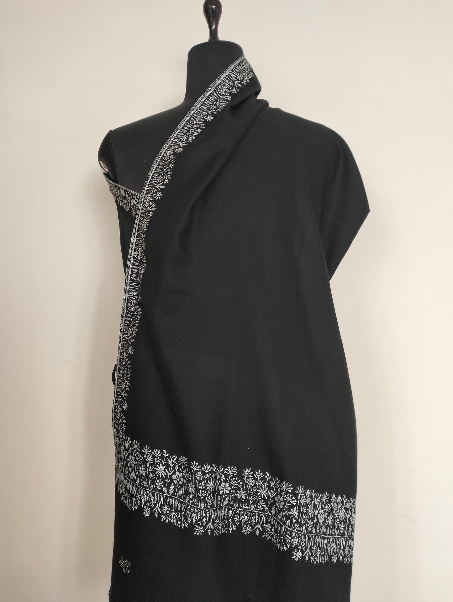 Handmade Premium kashmir Black Pashmina Shawl, classic tone embroidery, wedding shawl