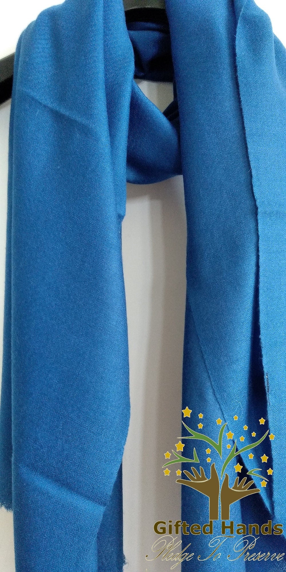Pantone Handmade Pashmina Cashmere stole in a Diamond weave
