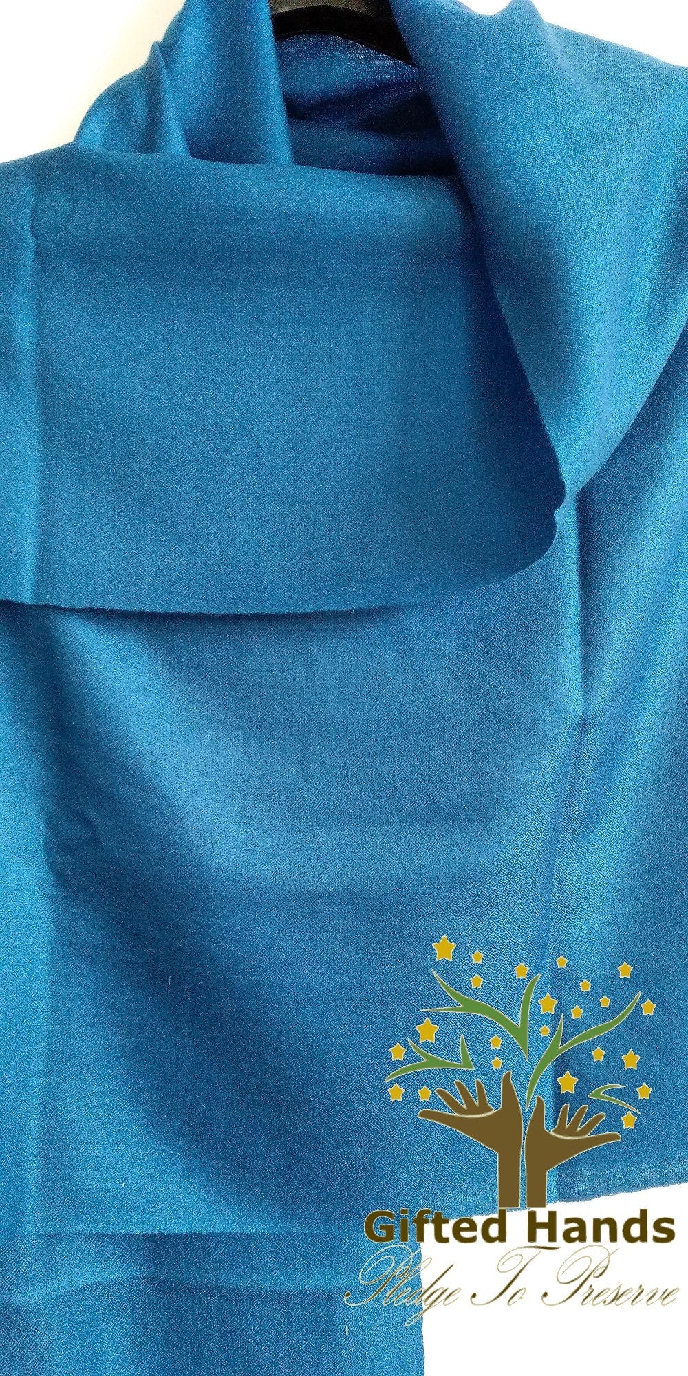 Pantone Handmade Pashmina Cashmere stole in a Diamond weave