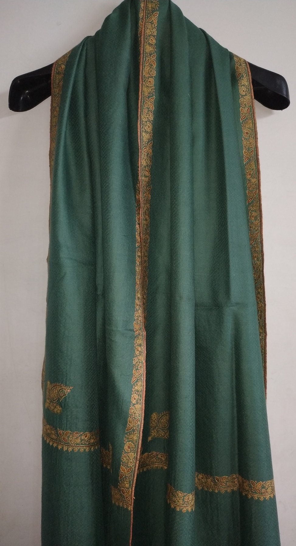 Sozni Border Embroidered Hashidar Kahmir Pashmina Shawl 105 x 205 cm, wedding wrap, Engagement wrap. Bridal shawl