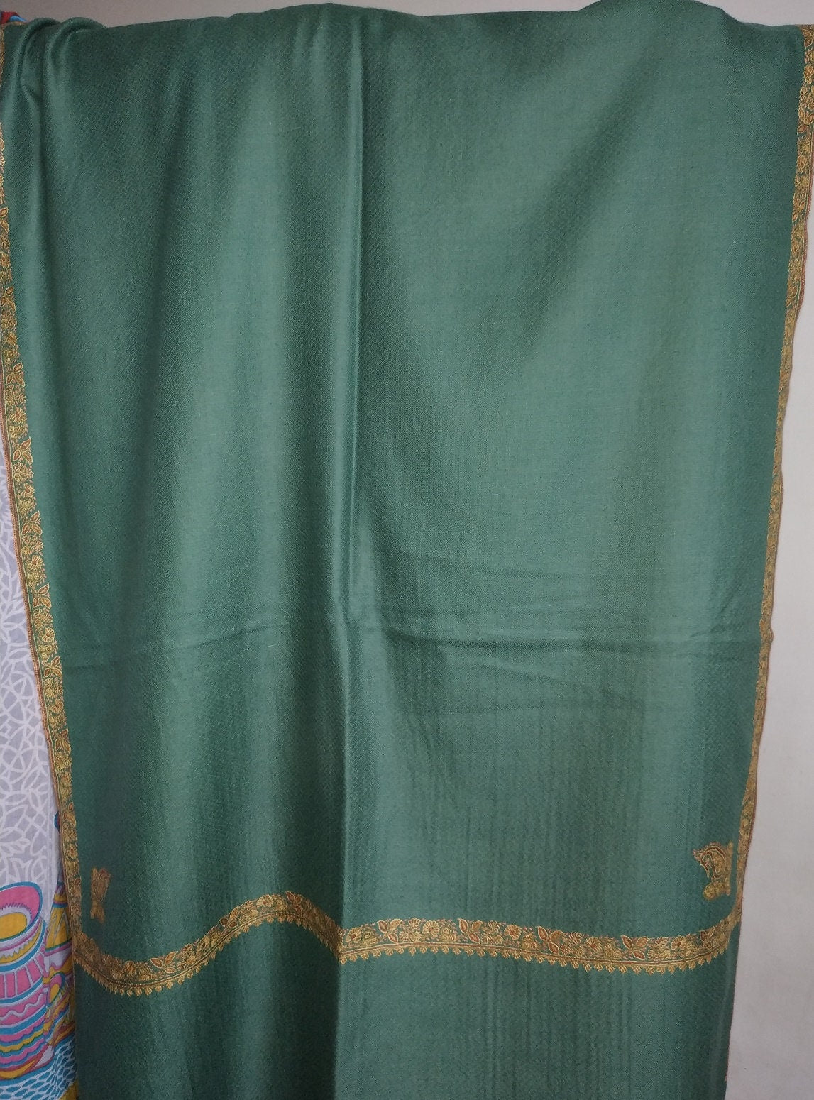 Sozni Border Embroidered Hashidar Kahmir Pashmina Shawl 105 x 205 cm, wedding wrap, Engagement wrap. Bridal shawl