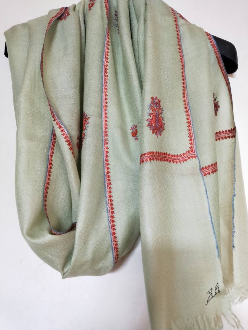 Handcrafted 100% pure kashmir pashmina women fashion accessory,anniversary wrap, light green bootidar Kashmir embroidery.