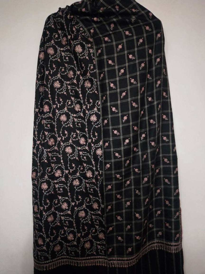 Handcrafted floral pattern with booti Black color kashnir pashmina shawl, ultraluxurious, light and soft travel wrap,
