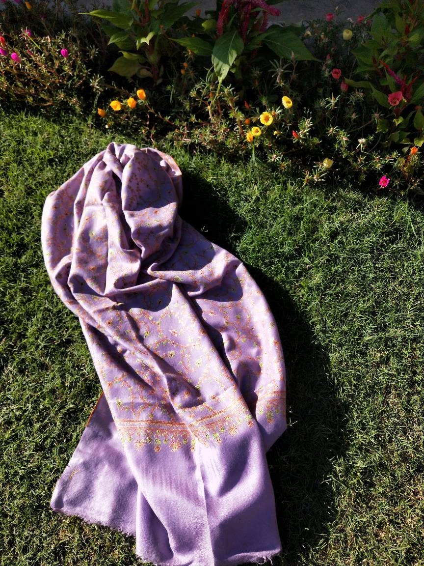 Handweaved and Hand embroidered 100% pure lavender jalli shawl in floral motifs, wedding gift, Bridesmaid scarf, meditation stole.