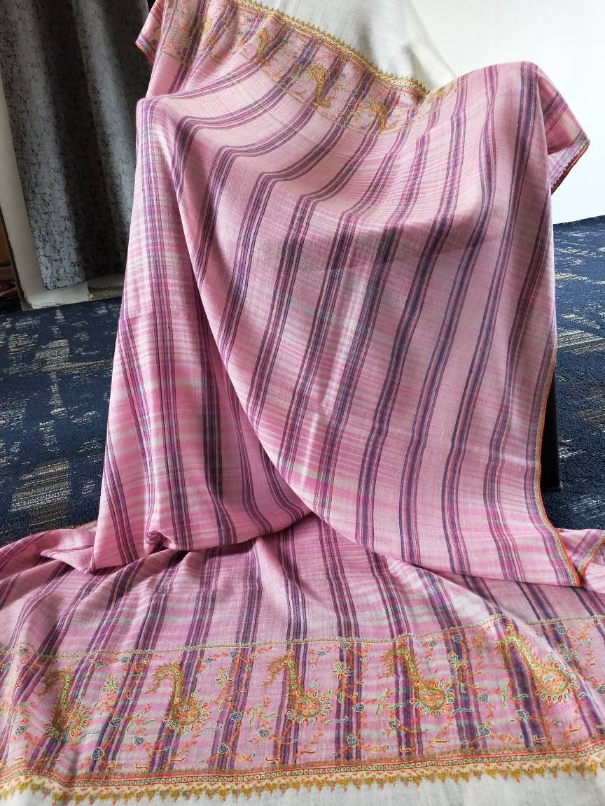 Pink checkered wedding party gift Premium and exclusive handcrafted Cashmere shawl embroidered bridal gift, valentine shawl