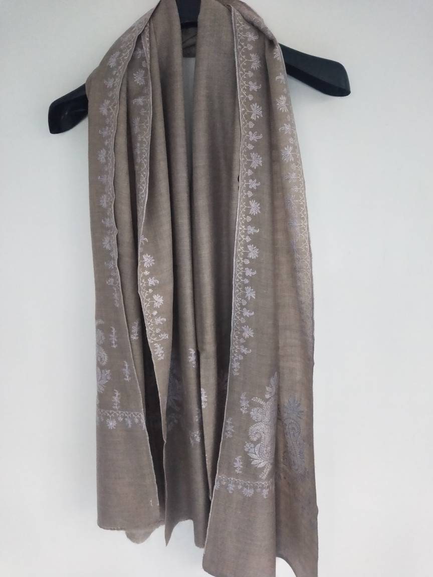 Handwoven and hand embroidered palla needlework kashmiri Pashmina shawl, Bridesmaid gift wrap, gift for friend, gift for mom, christmas gift