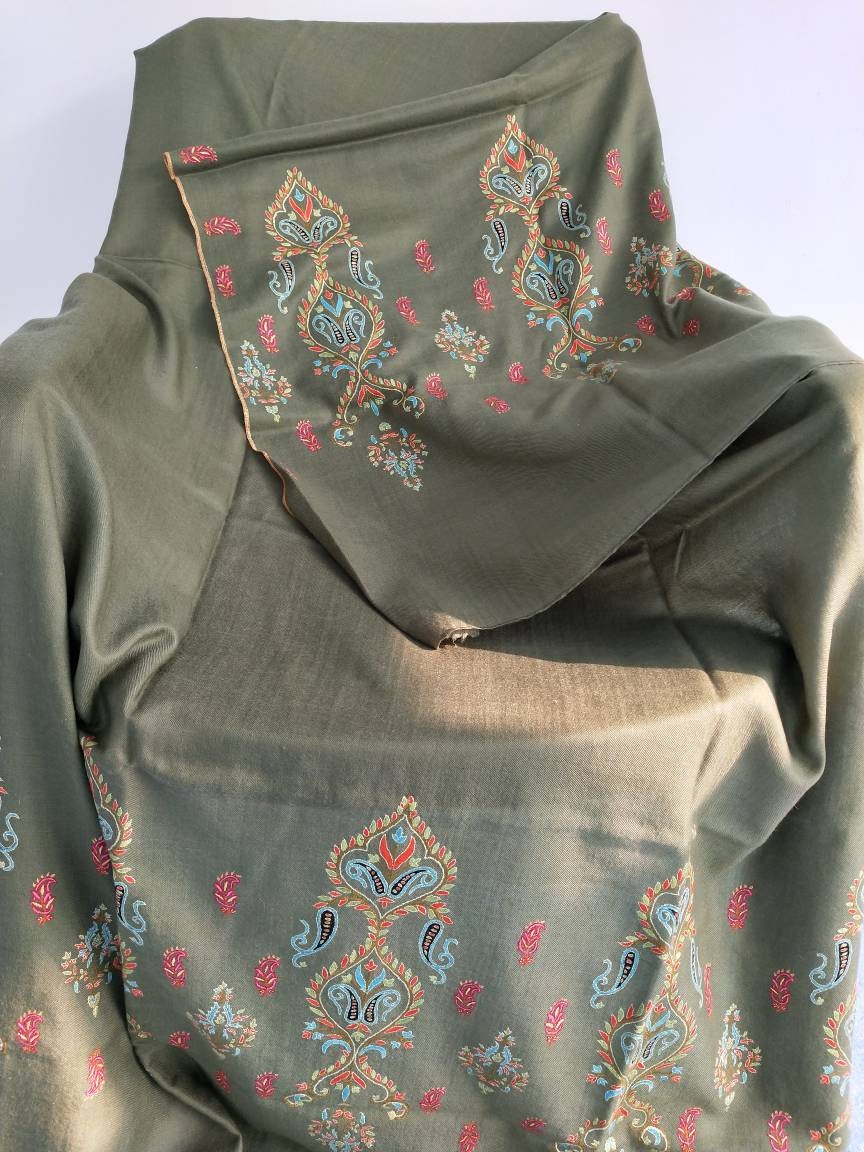 Premium and exclusive khaki green  kashmiri  pashmina sozni embroidered wedding cashmere, girlfriend' gift, coworkers shawl, christmas gift