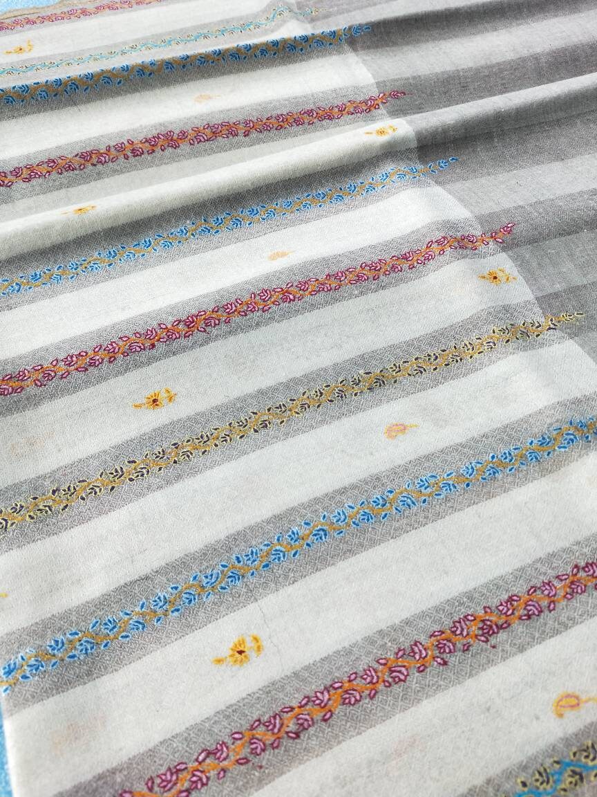 Sozni embroidered shawl done by our girl sozni artisan, one of a kind shawl, kashmir pashmina Shawl, meditation shawl, Big size 205 x 105 cm