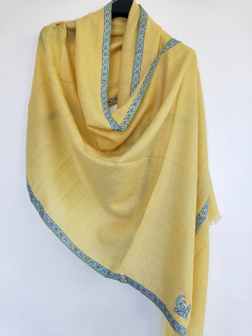 Handwoven and hand embroidered 100% pure changthangi kashmir pashmina light yellow color shawl, Evening wrap, luxuriously soft