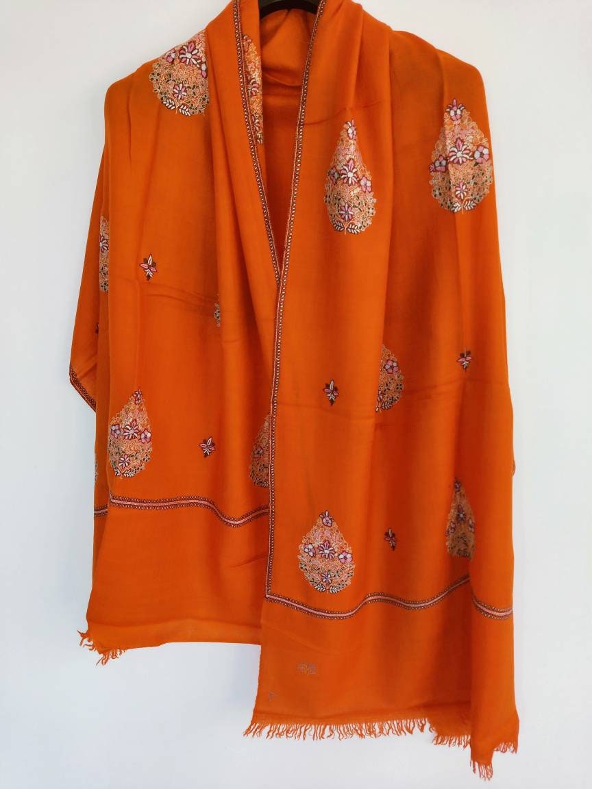 Handcrafted 100% pure kashmiri pashmina sozni bootah embroidered shawl, wedding present, meditation fashion scarf, Bridal gift Bachelorette