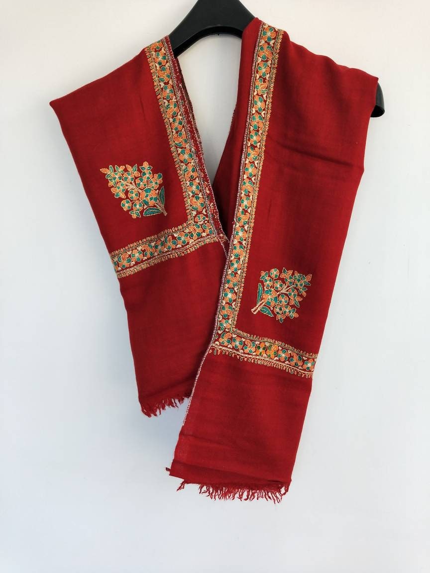 Sozni embroidered maroon wedding dress shawl ,Kashmiri pashmina shawl, christmas gift, meditation shawl, wedding party gift,Bridal accessory