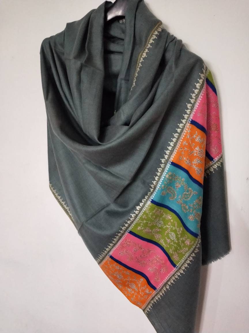 Christmas gift Handmade Kashmiri pashmina  embroidered shawl, wedding cashmere schal, Travel wrap wedding scarf, Classical pashmina shawl