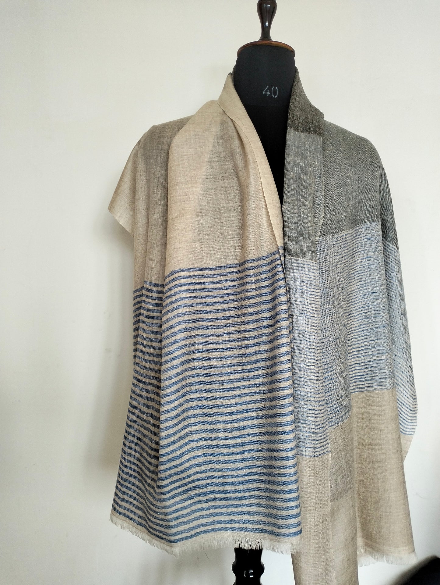 100% Cashmere Handloom scarf, pashmina scarf, Finest Kashmiri shawl, Summer Scarf, Bridesmaid Gift, gift for your loved ones, luxuriously soft and classy scarf