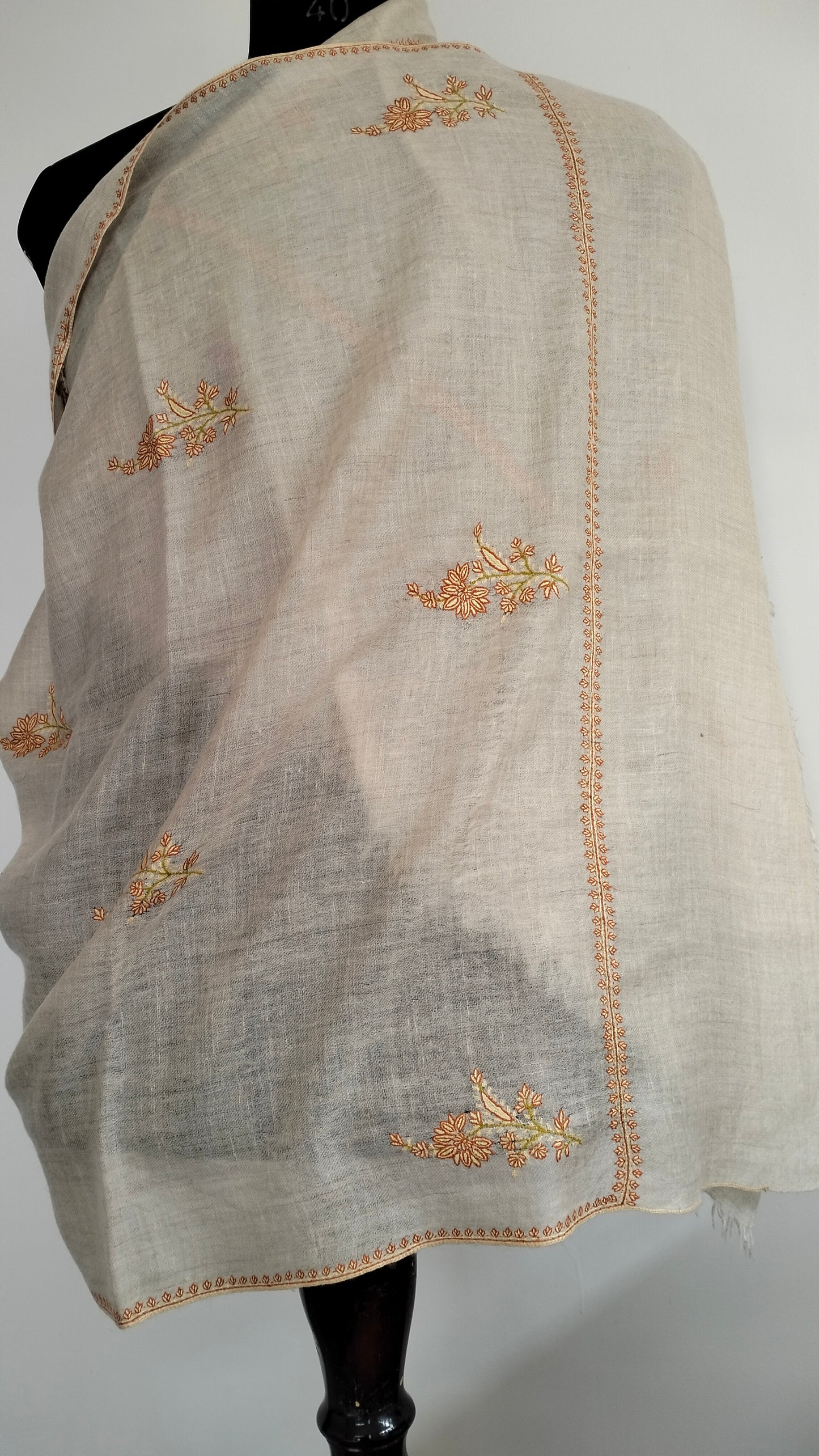 Natural white Bootidar Pashmina stole with exquisite motifs and incredible embroidery.