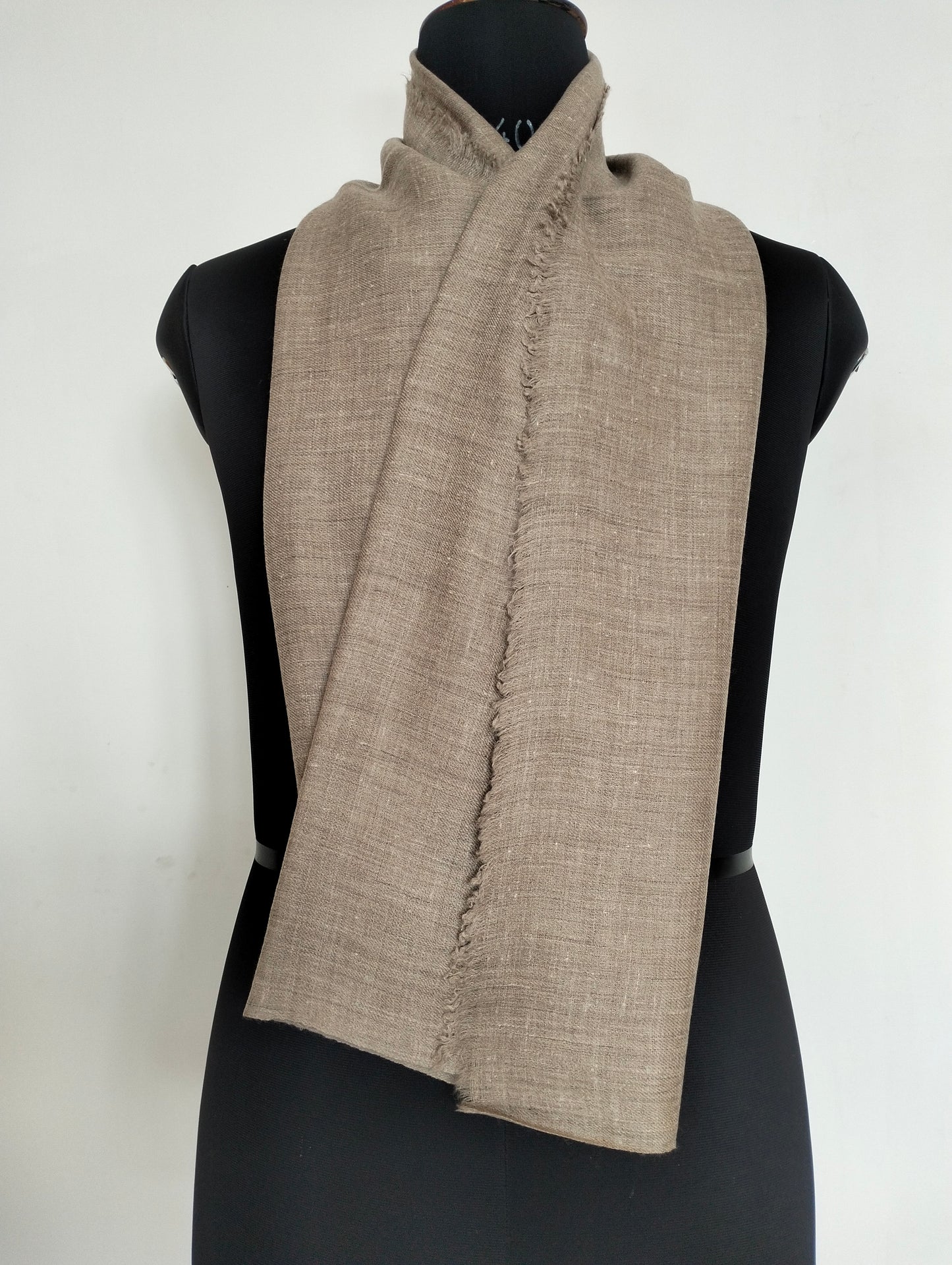 Handloom Original and premium Pashmina Stole in Natural colours, incredibly soft and luxuriously warm kashmiri pashmina