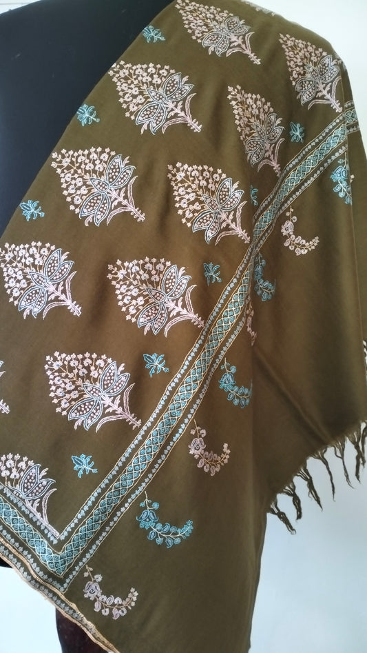 Premium and exclusive Olive green  kashmiri  pashmina sozni embroidered wedding cashmere, girlfriend' gift, coworkers shawl, christmas gift