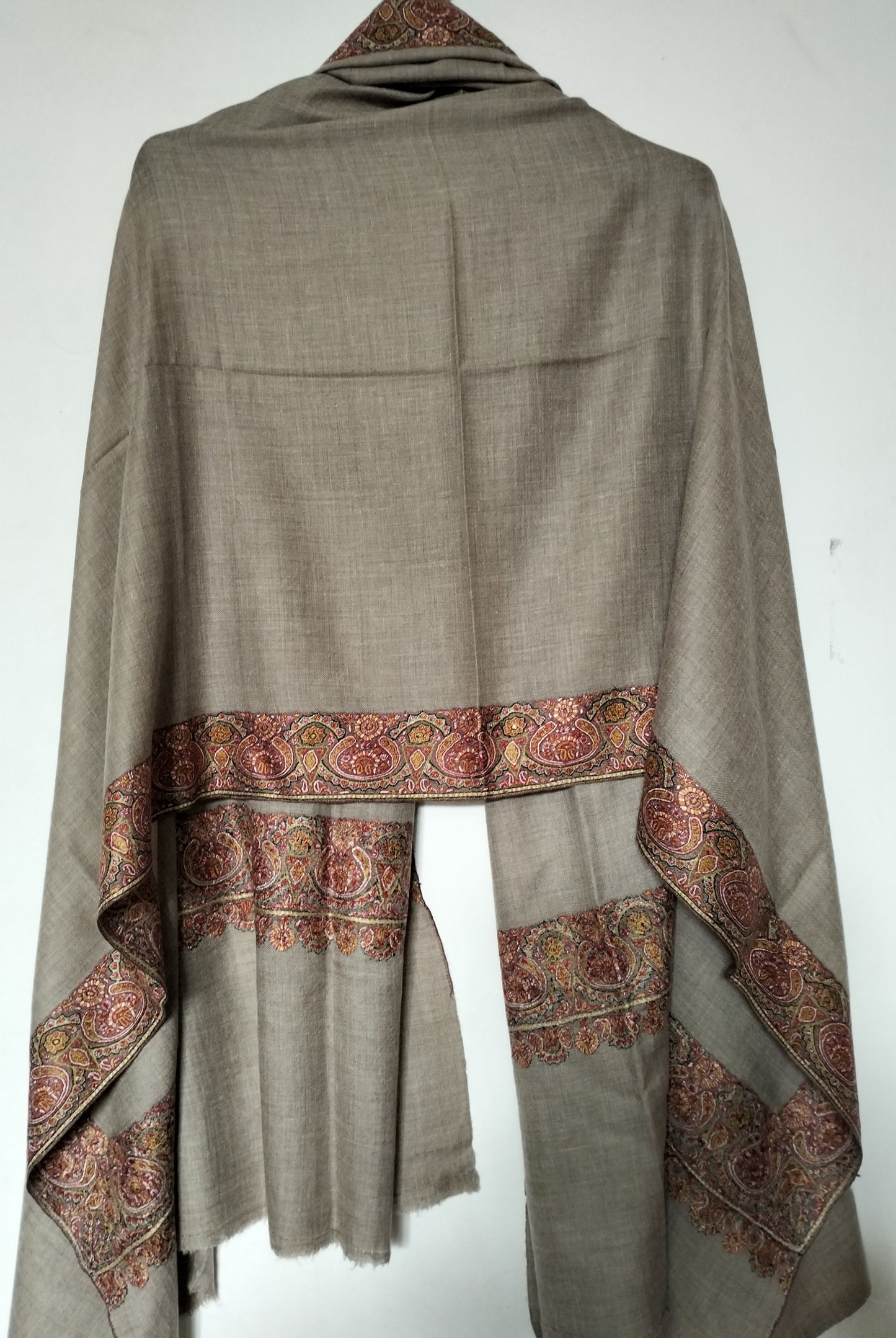 Handmade Premium kashmir Pashmina Shawl, classic embroidery on a Natural pashmina Fabric