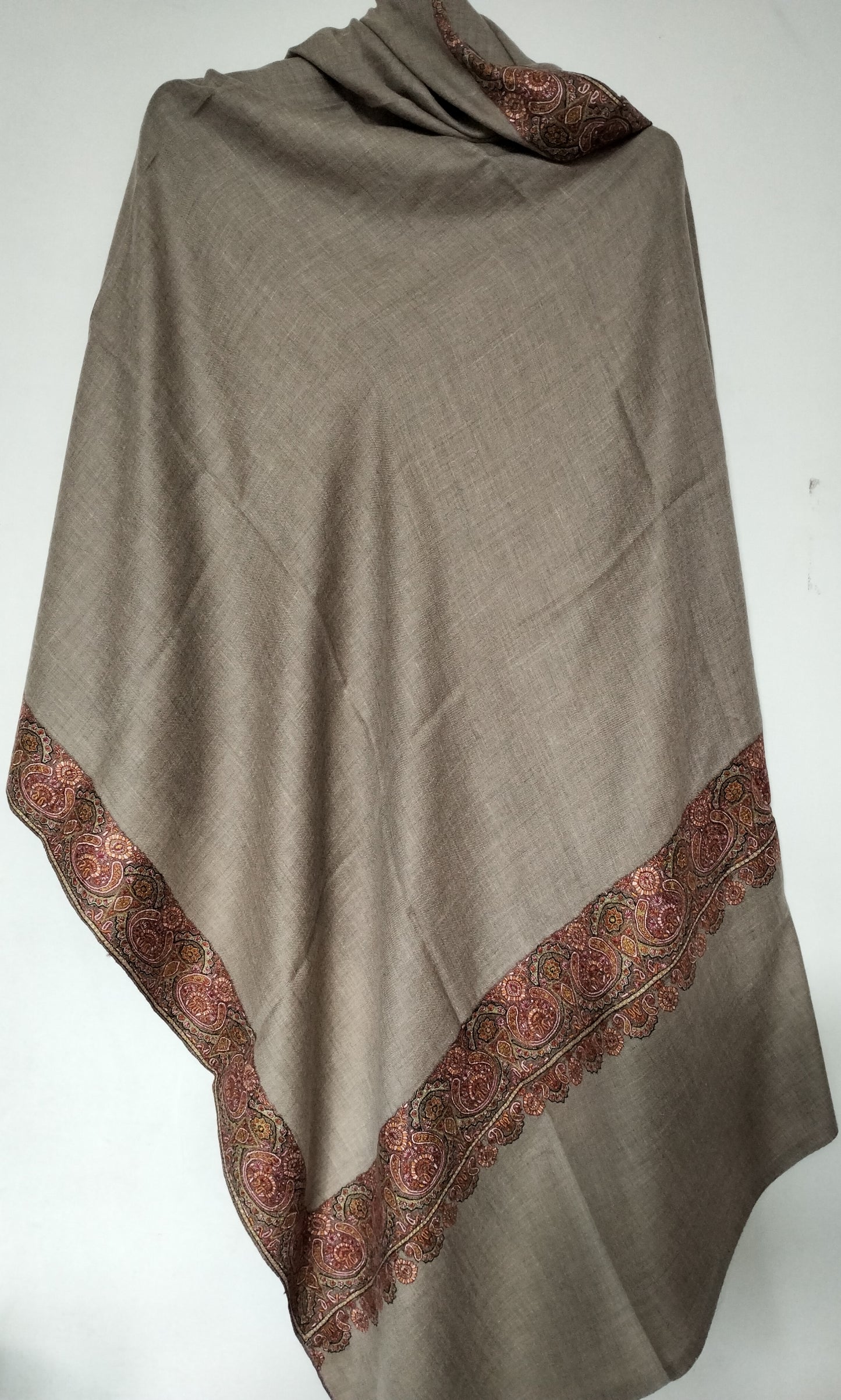 Handmade Premium kashmir Pashmina Shawl, classic embroidery on a Natural pashmina Fabric