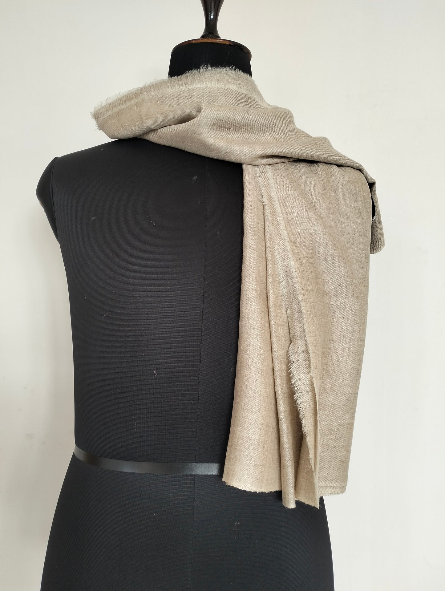 Handloom Original and premium Pashmina Stole in Natural colours, incredibly soft and luxuriously warm kashmiri pashmina